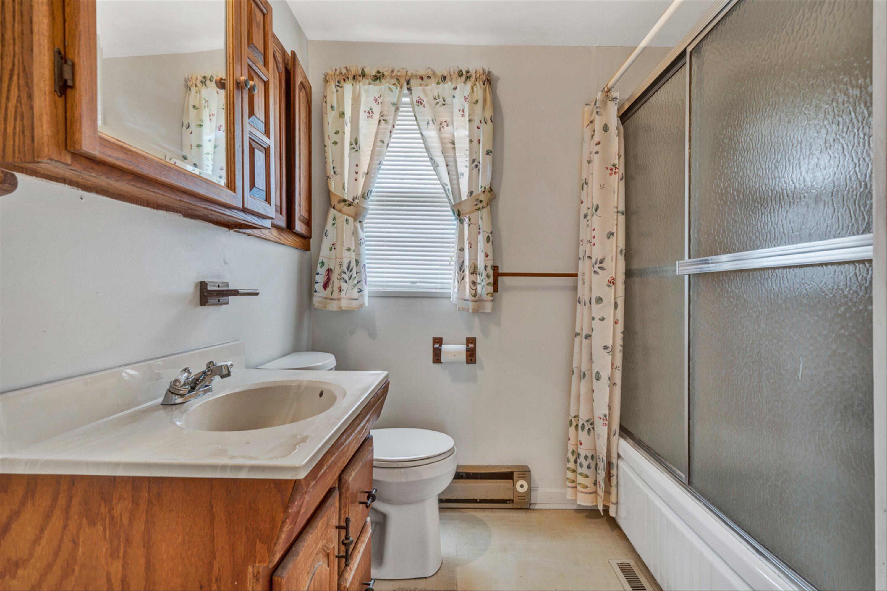 655 Hemlock Road Salem, VA 24153 - Photo 6 of 22 06-DSC7234
