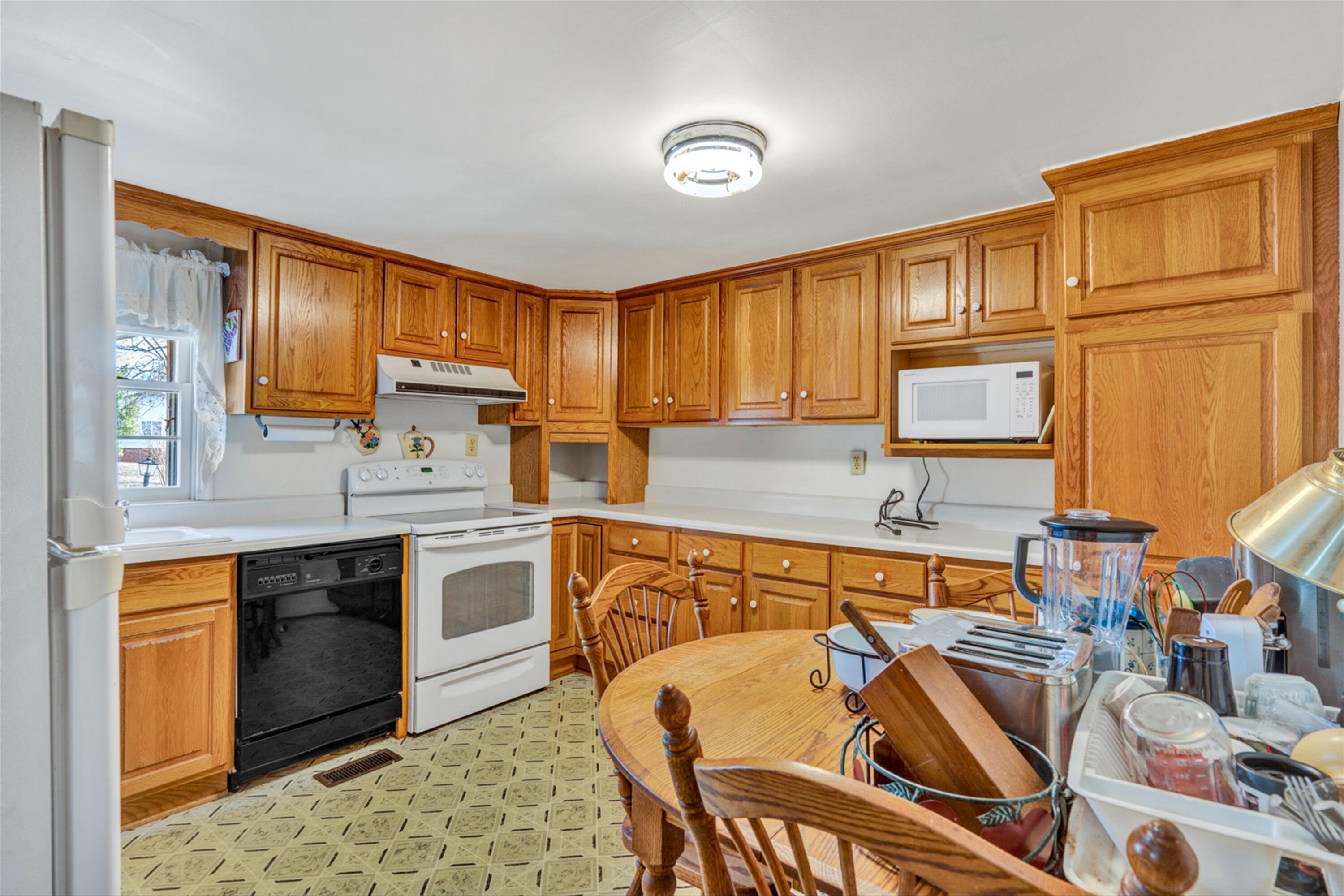655 Hemlock Road Salem, VA 24153 - Photo 7 of 22 07-DSC7237