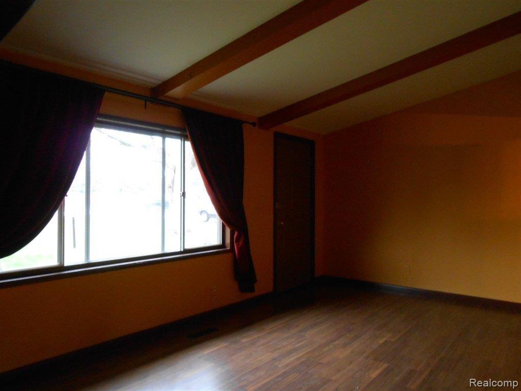 41600 Warren Road Canton, MI 48187 - Photo 6 of 13 DINING ROOM