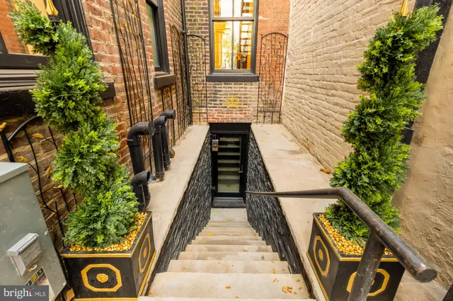 $3,850,000 | 810 Prince Street, Alexandria, VA 22314