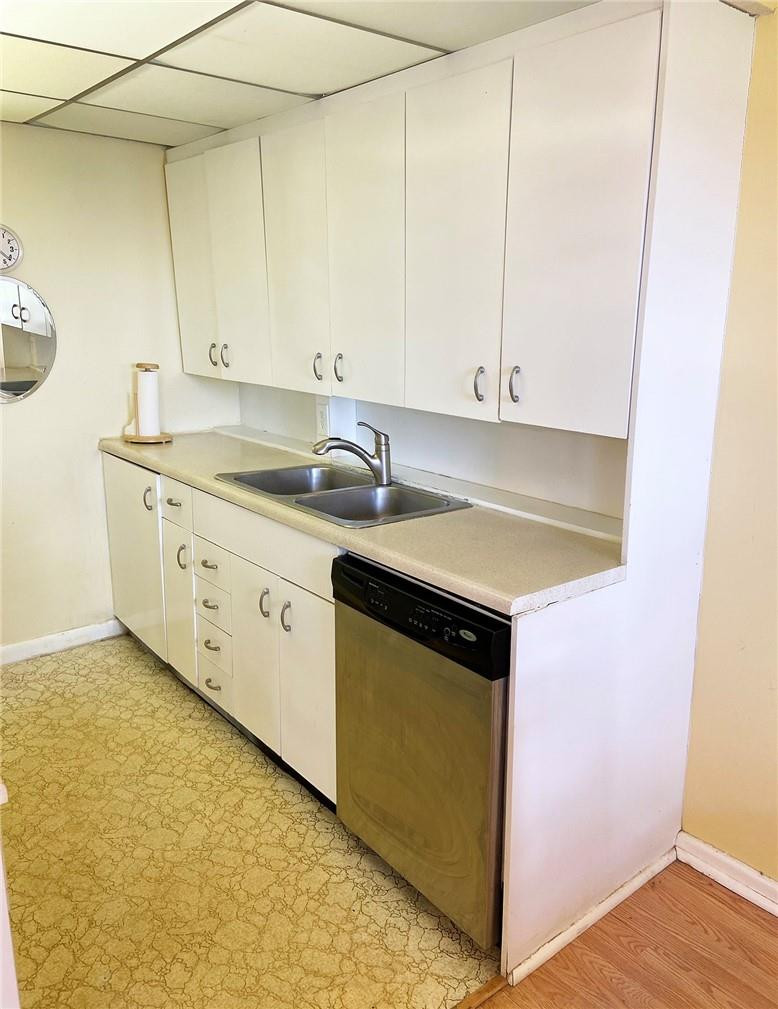 3035 Guildford East, Unit 3035 Boca Raton, FL 33434 - Photo 11 of 21 Kitchen 2
