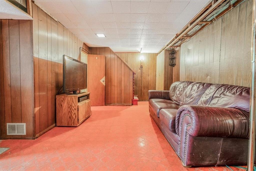 5200 Blossom Road Pittsburgh, PA 15236 - Photo 35 of 45 Gallery Image 35