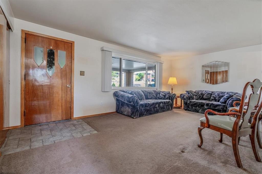 5200 Blossom Road Pittsburgh, PA 15236 - Photo 6 of 45 Gallery Image 6