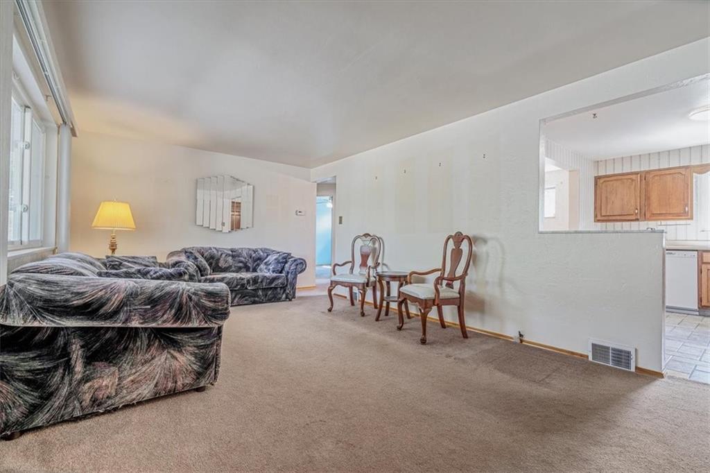 5200 Blossom Road Pittsburgh, PA 15236 - Photo 7 of 45 Gallery Image 7