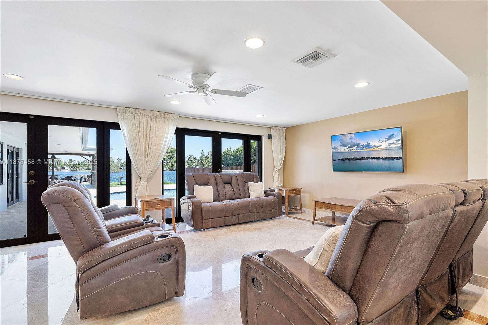 2531 Northeast 195th Street Aventura, FL 33180 - Photo 16 of 45