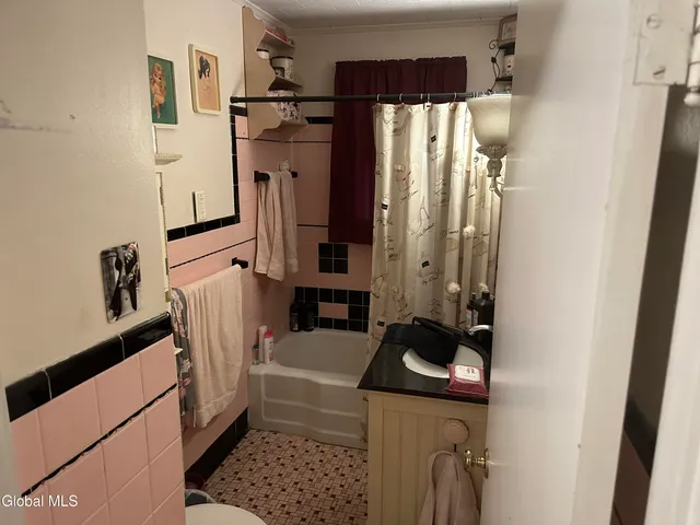 $189,000 | 151 South Kingsboro Avenue, Gloversville, NY 12078