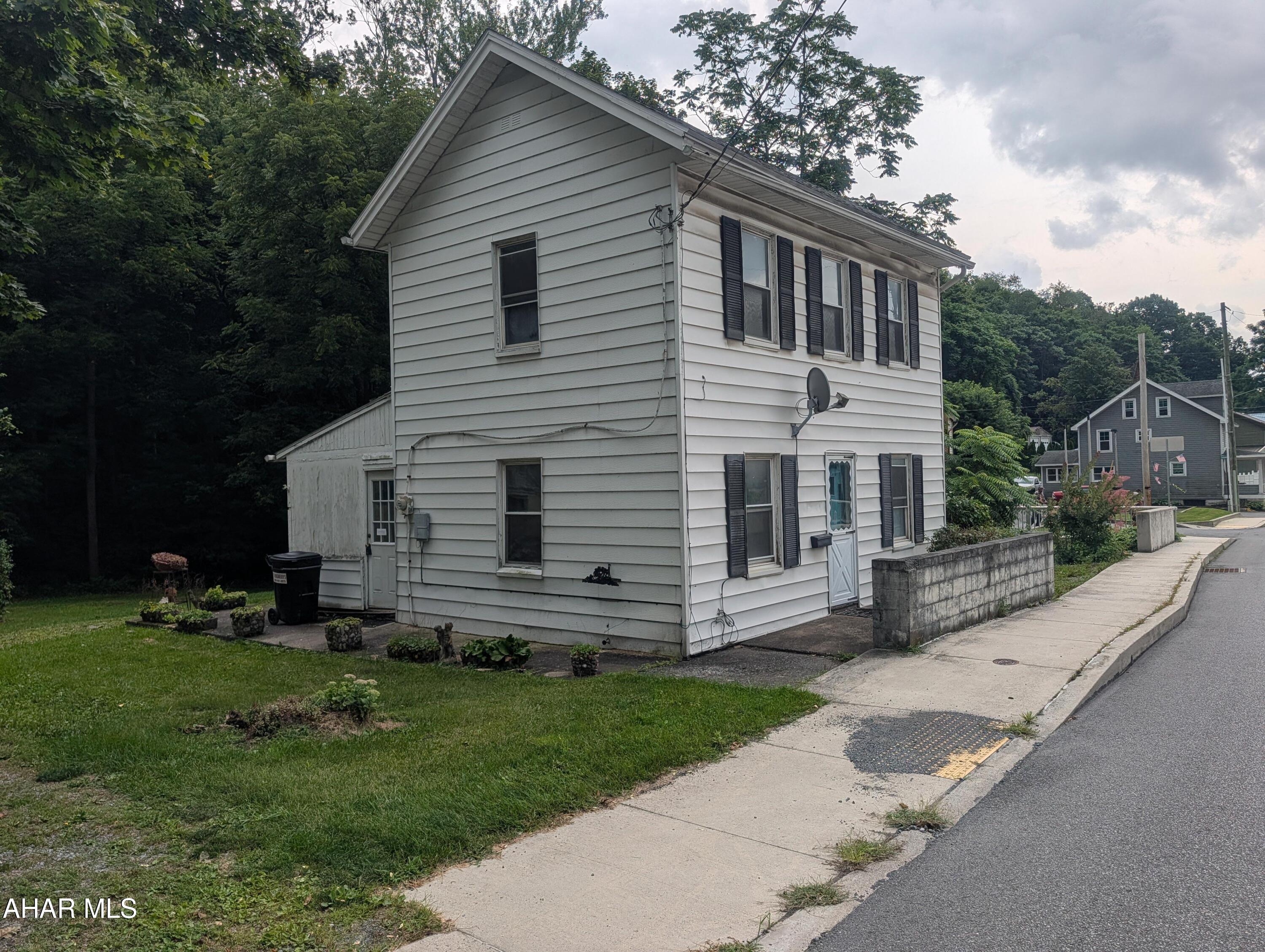 733 North Spring Street Everett, PA 15537 - Photo 2 of 38 Gallery Image 2