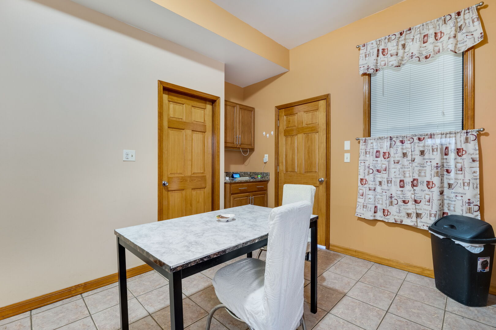 2312 West Taylor Street Chicago, IL 60612 - Photo 5 of 13 a view of a dining room with furniture