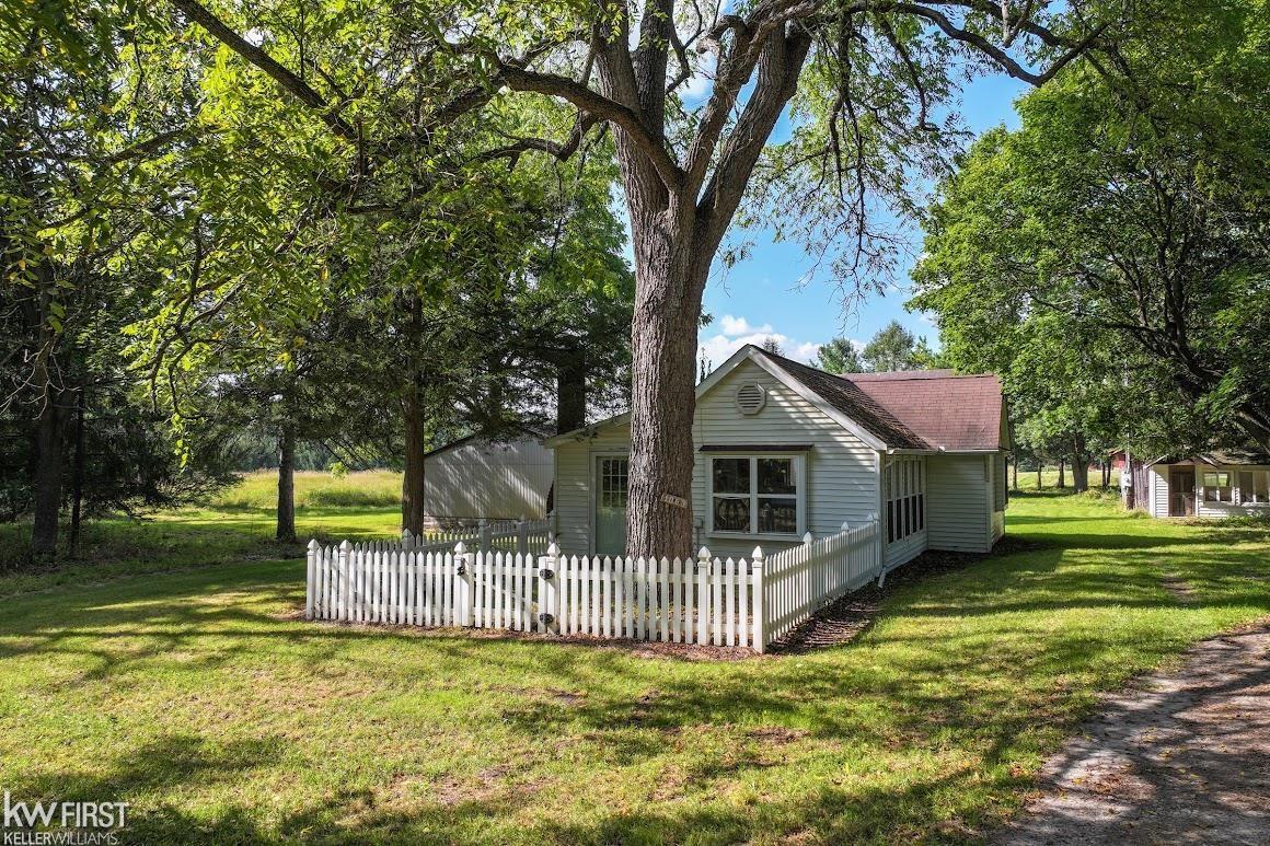 1063 Tinsman Road Fenton, MI 48430 - Photo 38 of 66