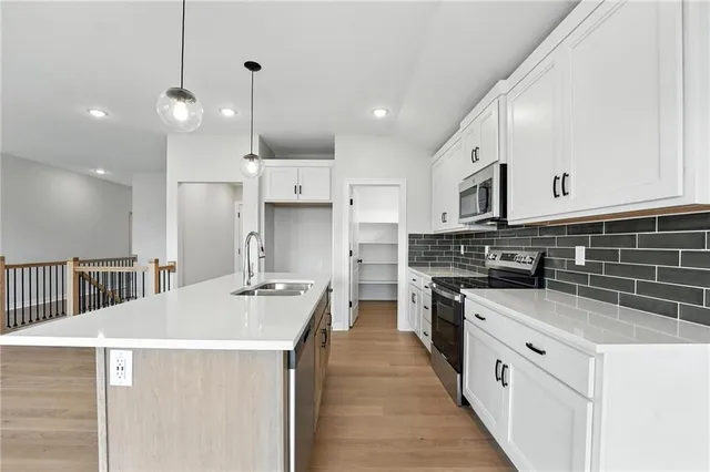 $509,950 | 4421 Southwest Grindstone Circle, Lee's Summit, MO 64082