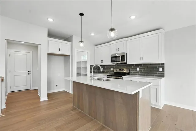 $509,950 | 4421 Southwest Grindstone Circle, Lee's Summit, MO 64082