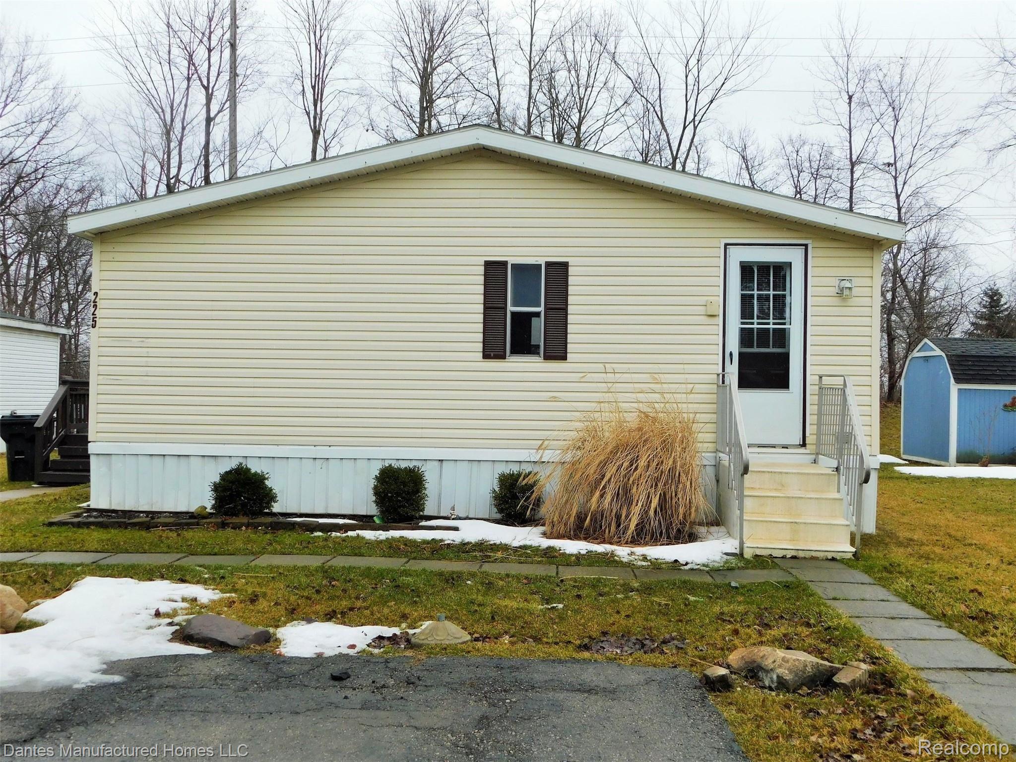 2500 Mann Road Clarkston, MI 48346 - Photo 3 of 37 AAEXTF.JPG