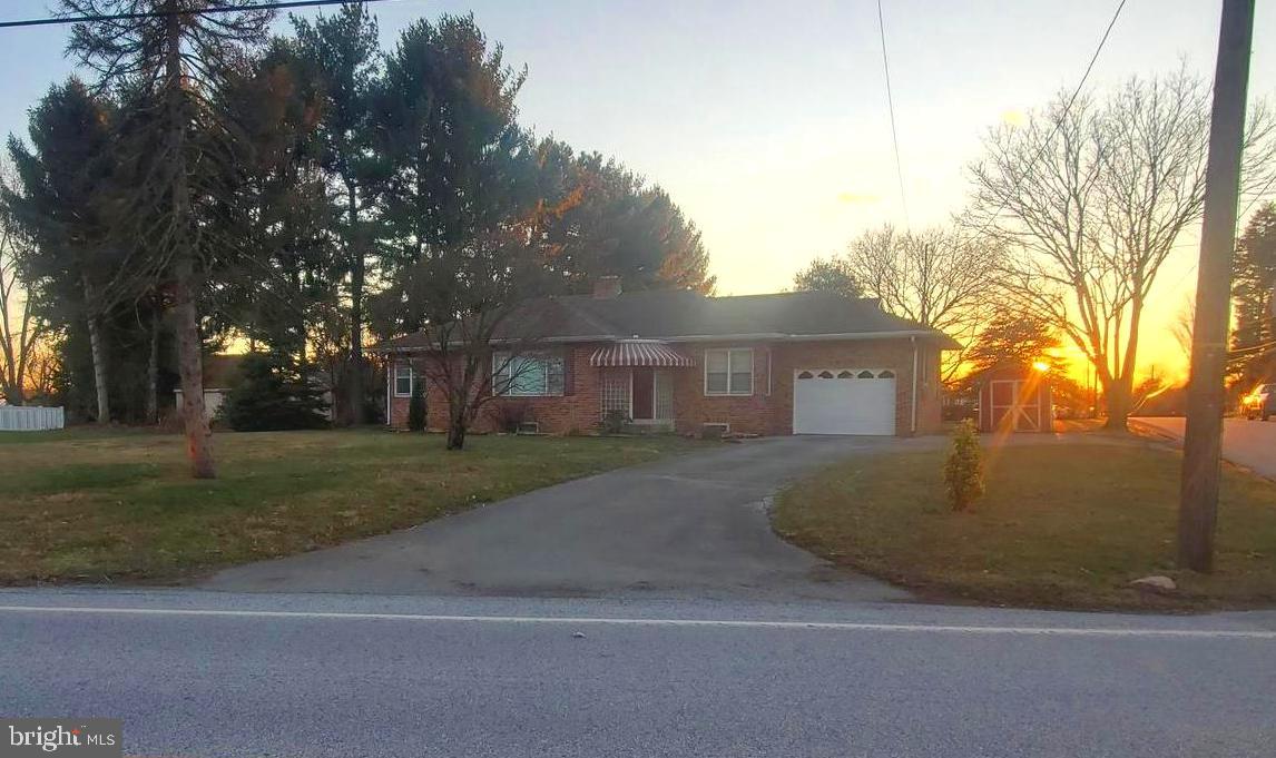 830 Locust Grove Road York, PA 17402 - Photo 2 of 24 Gallery Image 2