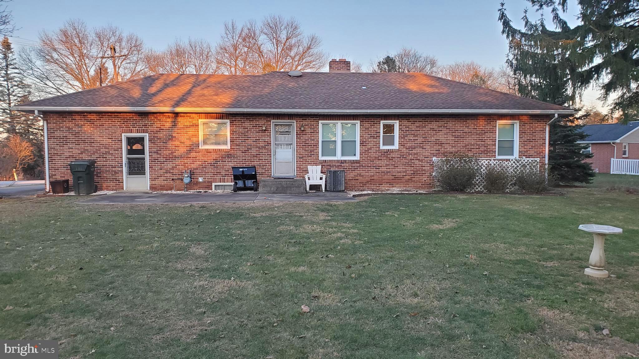 830 Locust Grove Road York, PA 17402 - Photo 6 of 24 Gallery Image 6