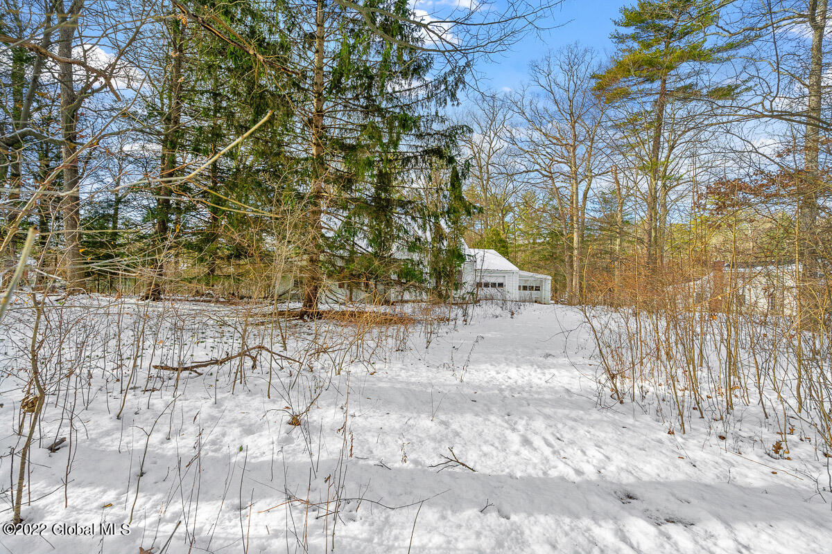 2388 River Road Niskayuna, NY 12309 - Photo 4 of 11 2388 River Road Niskayuna NY Exteriors 0