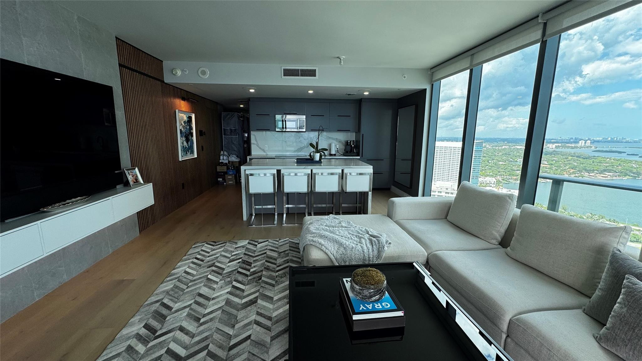 650 Northeast 32nd Street, Unit 4307 Miami, FL 33137 - Photo 7 of 46 Photo 7