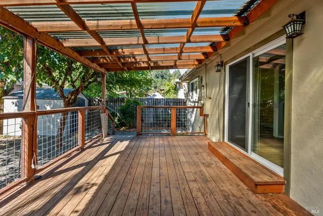 $329,900 | 611 Hawthorne Lane, Willits, CA 95490