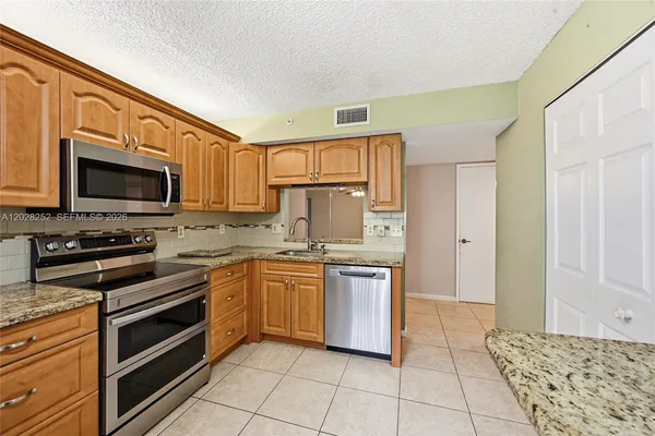 $179,000 | 15342 Lakes Of Delray Boulevard, Unit 90, Delray Beach, FL 33484