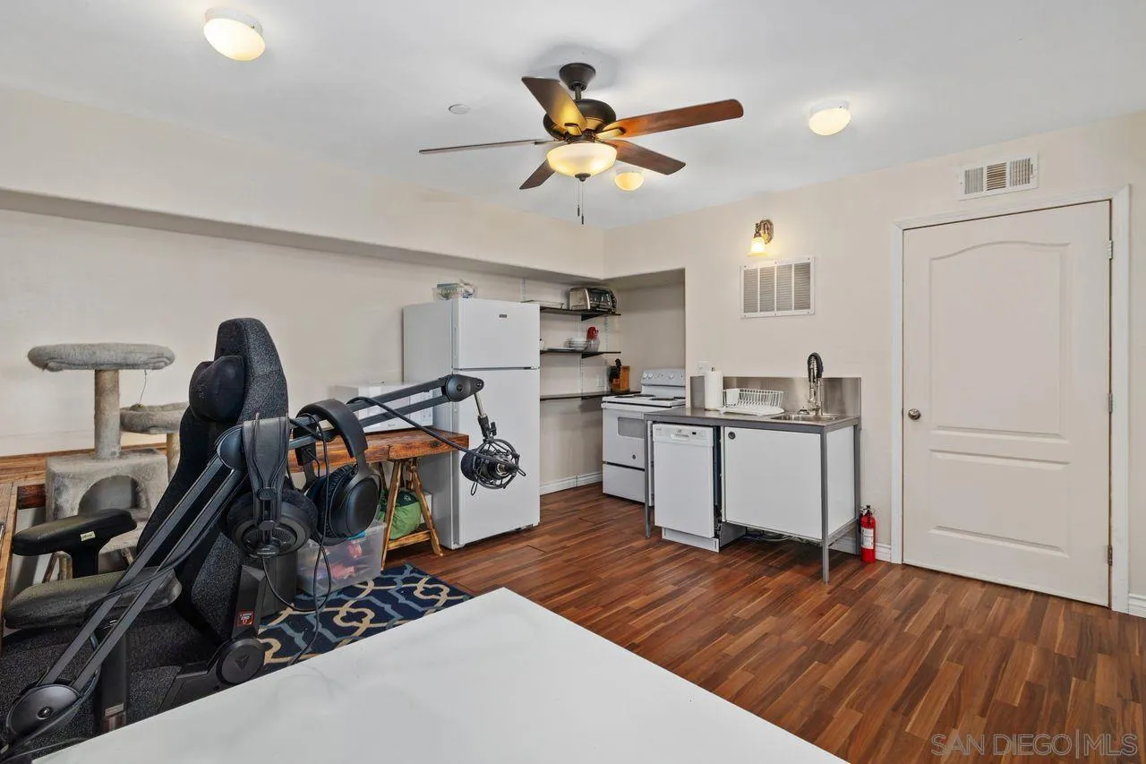 9545 Chestnut Street Spring Valley, CA 91977 - Photo 25 of 32 a view of a room with gym equipment