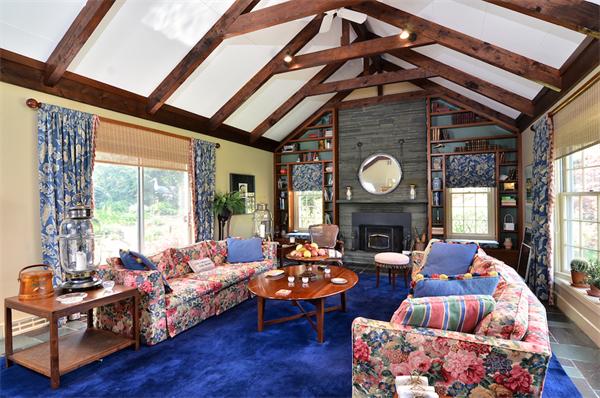 662 Salem End Road Framingham, MA 01702 - Photo 8 of 29 Gallery Image 8