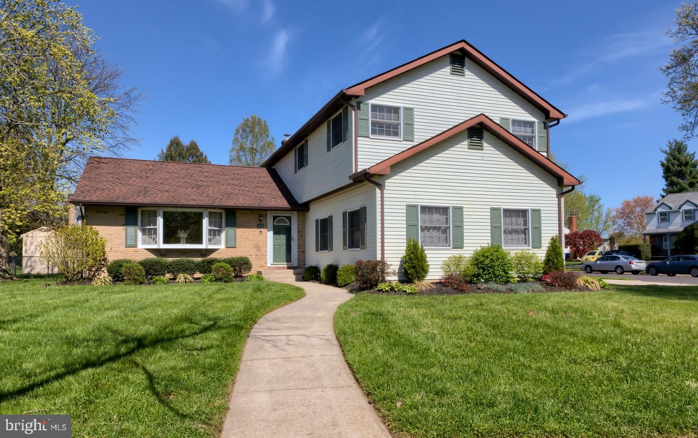 739 York Road Mount Laurel, NJ 08054 - Photo 2 of 33