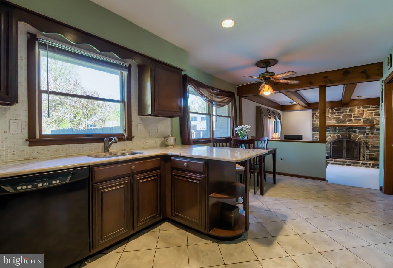 739 York Road Mount Laurel, NJ 08054 - Photo 10 of 33