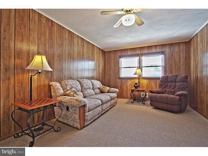 41 Tar Heels Road Hamilton, NJ 08619 - Photo 8 of 20 Family Room