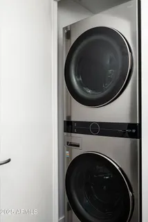 a close up view of a washer and dryer
