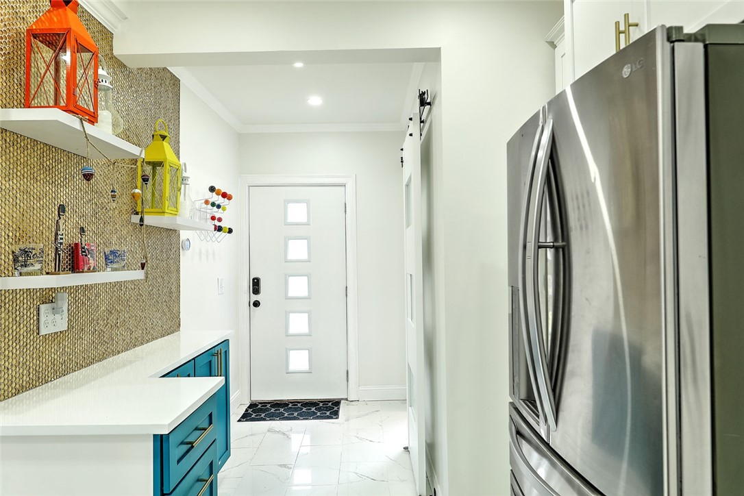 27 South Baptist Street Newport, RI 02840 - Photo 16 of 39