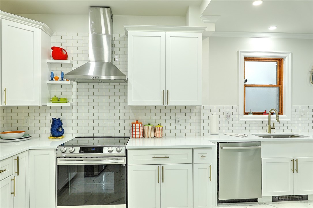 27 South Baptist Street Newport, RI 02840 - Photo 18 of 39