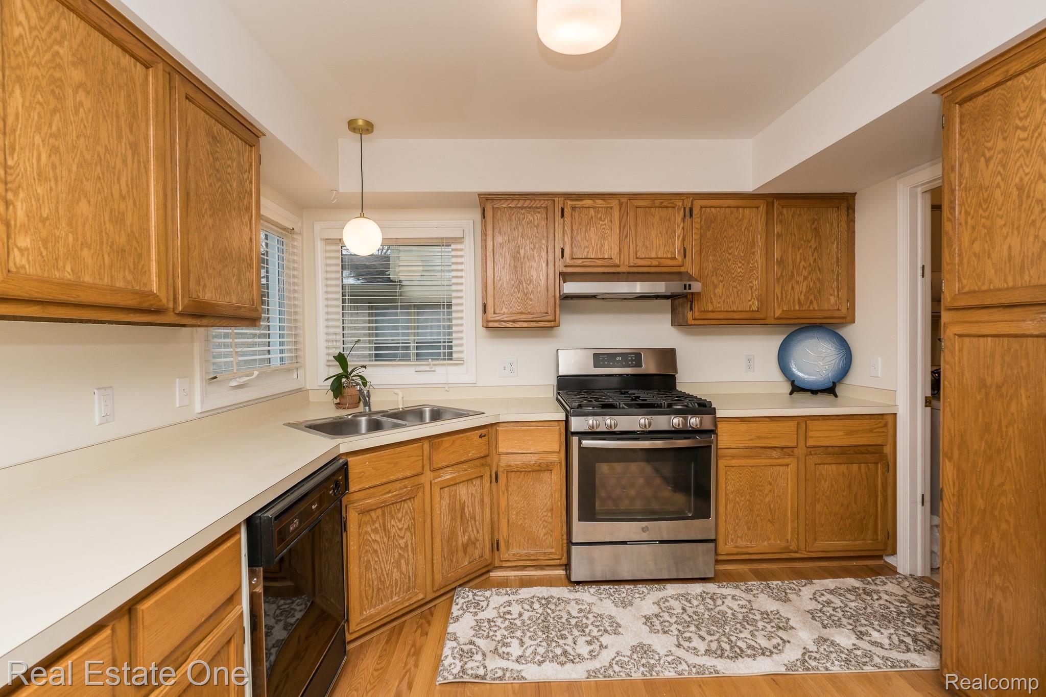 3151 Primrose Drive Rochester, MI 48307 - Photo 18 of 48 3151 Primrose MLS-W012.jpg