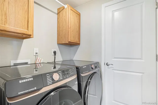 a view of utility room