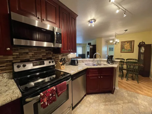 $629,950 | 7263 Camino Degrazia, Unit 33, San Diego, CA 92111