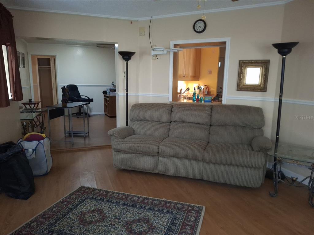 9305 120th Lane Seminole, FL 33772 - Photo 5 of 25