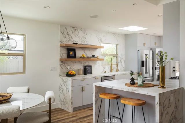 $3,200,000 | 212 East 19th Street, Costa Mesa, CA 92627