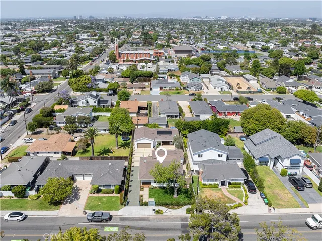 $3,200,000 | 212 East 19th Street, Costa Mesa, CA 92627