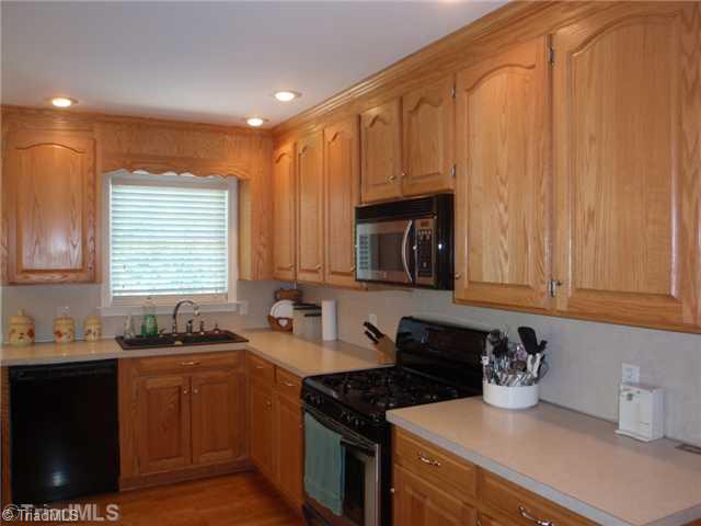 196 Wallin Road Reidsville, NC 27320 - Photo 3 of 14 Kitchen.