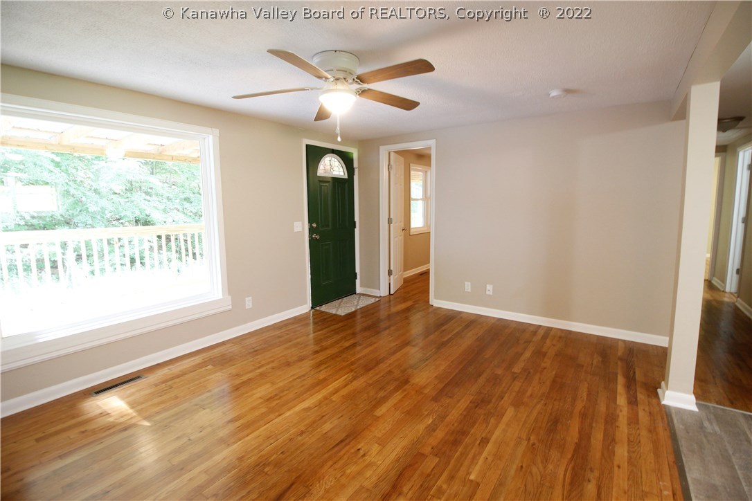 114 Cross Road Elkview, WV 25071 - Photo 3 of 22 Gallery Image 3