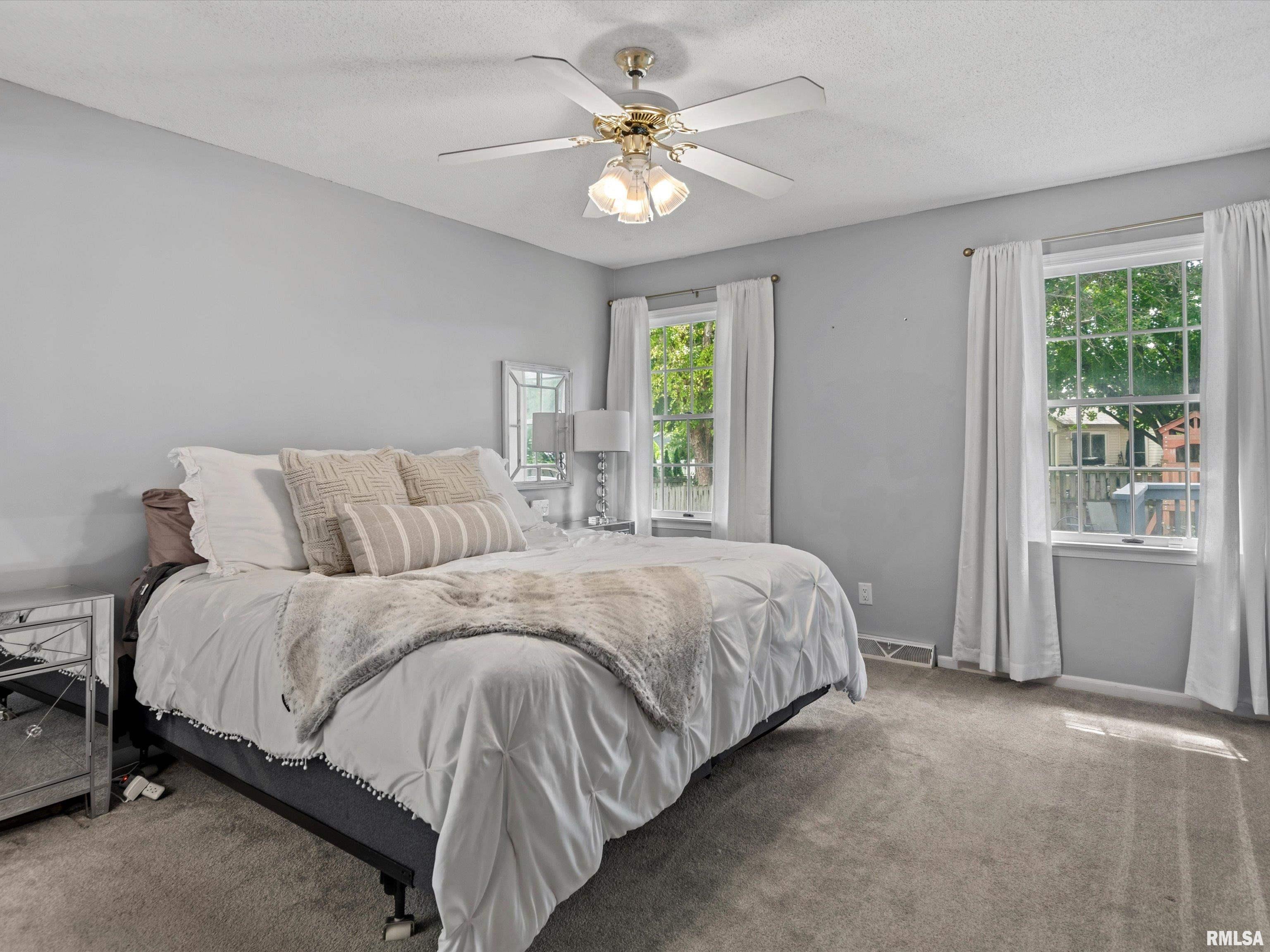 1212 Dani Lane Springfield, IL 62712 - Photo 17 of 34 Gallery Image 17