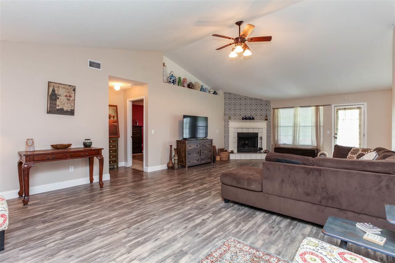 1266 Tate Road Cantonment, FL 32533 - Photo 4 of 34