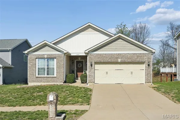 $274,900 | 5406 Misty Crossing Court, Florissant, MO 63034