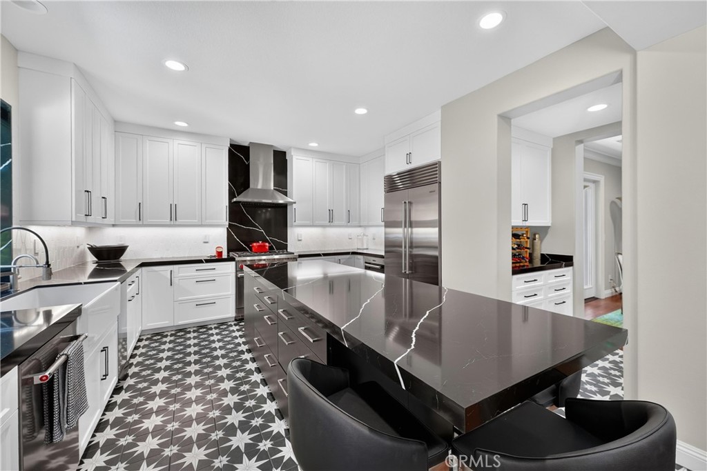 8 Castlebar Irvine, CA 92618 - Photo 20 of 69 Remodeled High End Stunning Kitchen