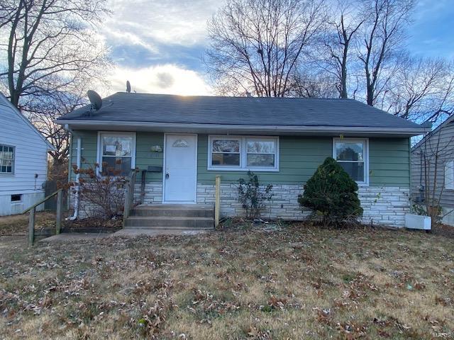240 Cameron Road St. Louis, MO 63137 - Photo 1 of 15
