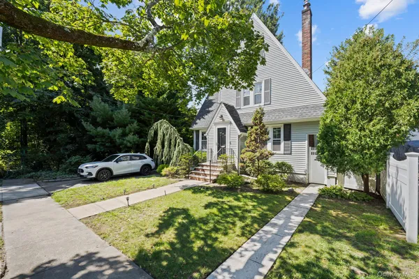 $760,000 | 2098 Felix Court, Baldwin, NY 11510