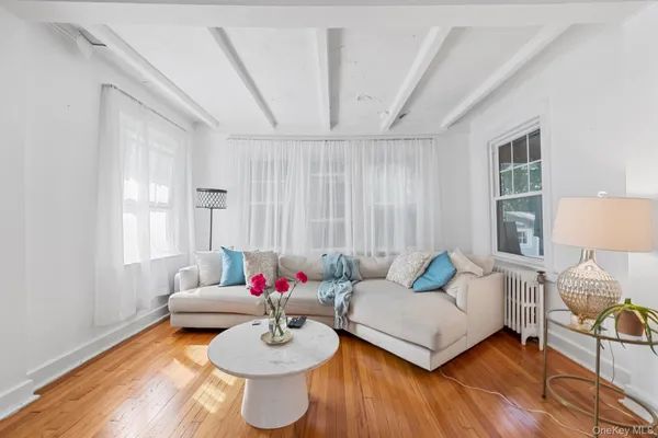 $699,999 | 2098 Felix Court, Baldwin, NY 11510