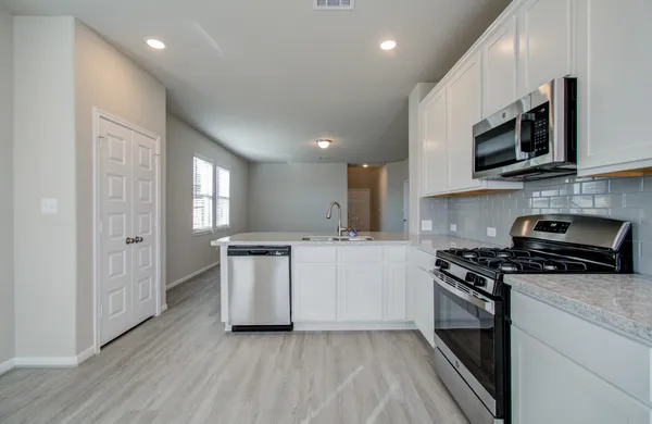 $2,600 | 8403 Moonlight Bay Circle, Baytown, TX 77523
