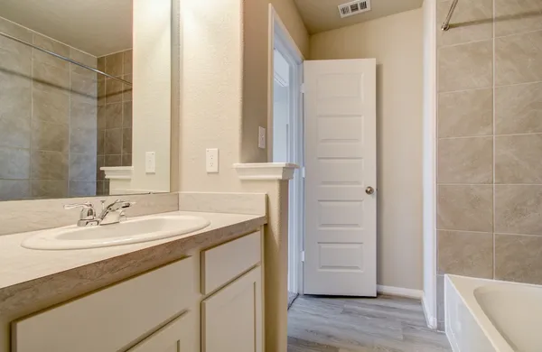 $2,600 | 8403 Moonlight Bay Circle, Baytown, TX 77523