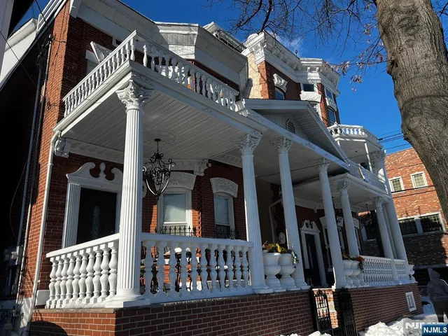 $2,500 | 3 Montclair Avenue, Unit 2, Paterson, NJ 07503