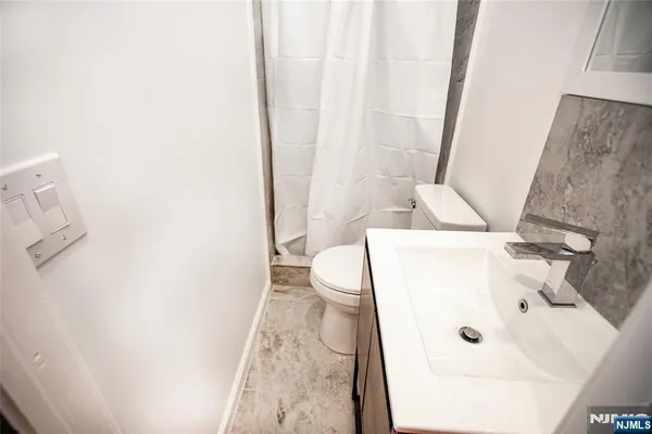 $2,500 | 3 Montclair Avenue, Unit 2, Paterson, NJ 07503