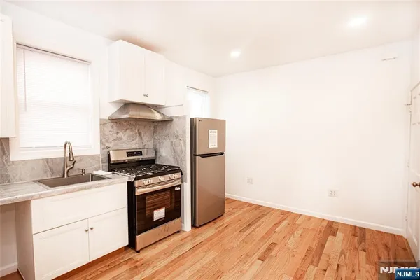 $2,500 | 3 Montclair Avenue, Unit 2, Paterson, NJ 07503